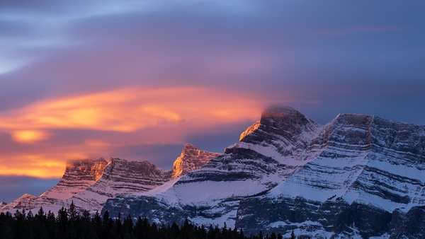 16-9 Ratio, burning sky, Two Jack Lake, Banff National Park, Winter Scene January 2023 - Nature From The Canadian Rockies - Yves Gagnon Photography 