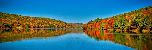 2020 Fall Foliage (US17009) - Panorama_Portfolio - Bella Mondo Images