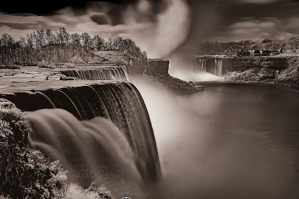 Niagara Falls-Feb 2024BW7854 - Bella Mondo Images 