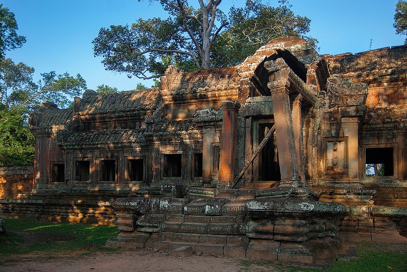 2012-04-Angkor-Wat-0109-res
