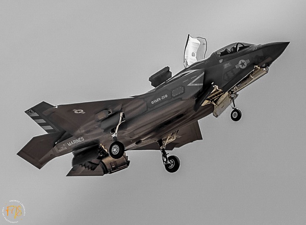 JSF F-35 Hovering - Airshows - FJ Shacklett Photography