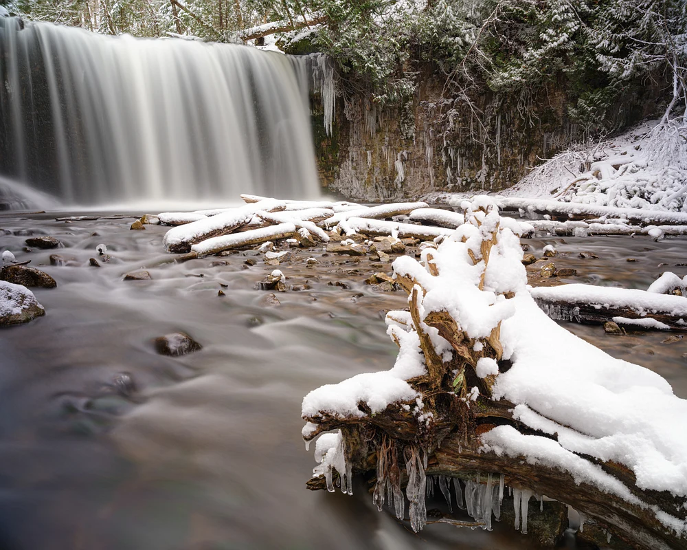 Hogg's Falls during Winter - Andy