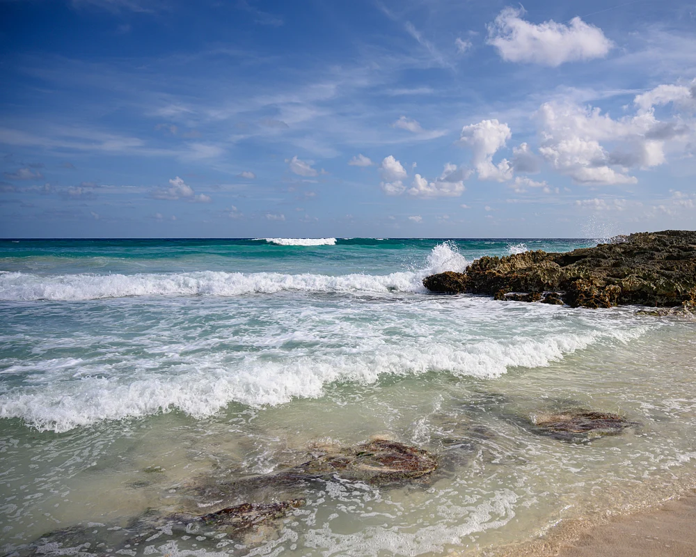 Beautiful Ocean Colors and Waves in Cozumel Mexico - Andy
