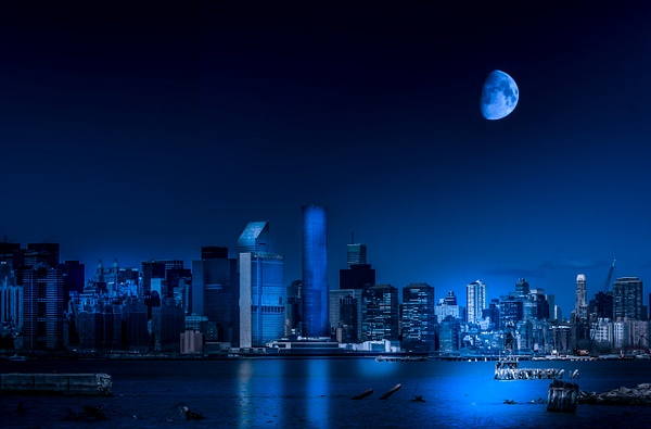 Blue Moon over Manhattan - Øyvind Dammen