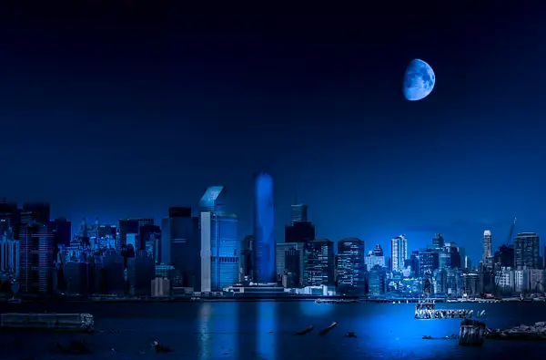 Blue Moon over Manhattan by Øyvind Dammen