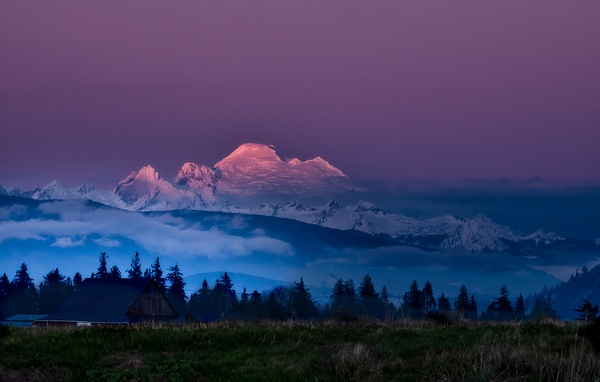 _GMH0046 Final Light Caresses Mt. Baker - Cascade Mountains - Gary Hamburgh Photography 
