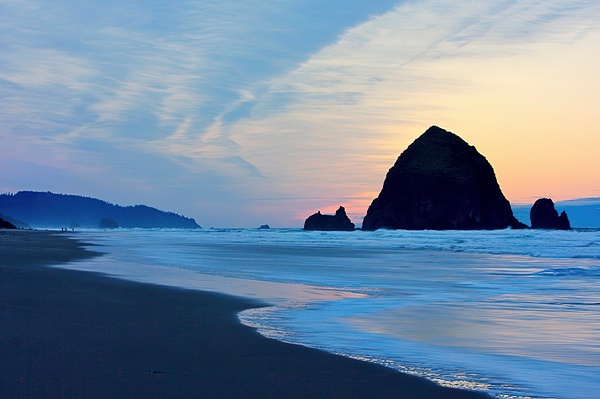 _GMH2997 Dawn Colors at Haystack Rock - Pacific Coast Beaches - Gary Hamburgh Photography 