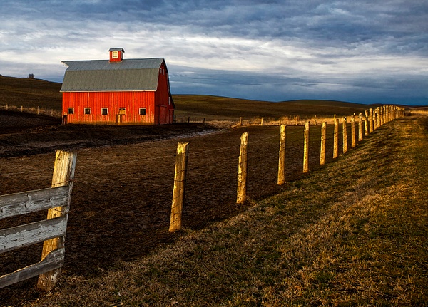_MG_6265 Morning Light on Fence and Barn - Palouse - Gary Hamburgh Photography