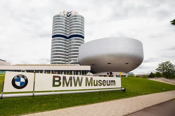 BMW Munchen by Alex Sunrise