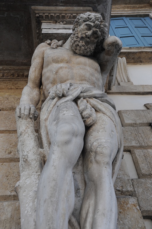 Verona Statue