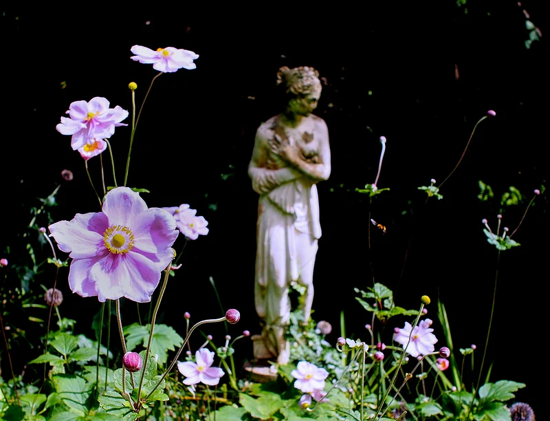 Kenmare-Garden Statue