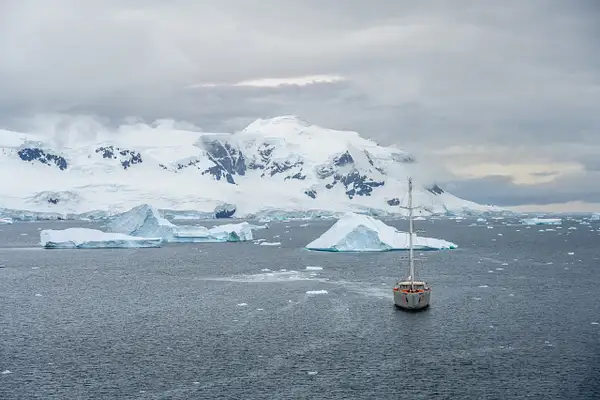 Antarctica by alextravelphotography
