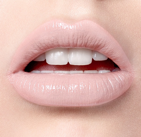 LaurelBlack-BeautyPhotography-macro-pink-lips - Laurel Black Beauty Photography