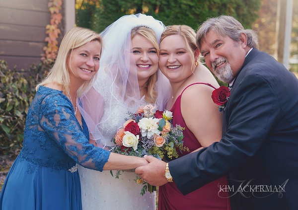 Bride family moment - KIM ACKERMAN 