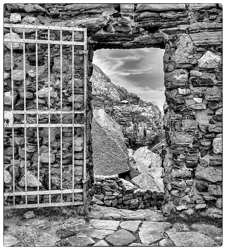 Byrons Grotto_BW__2_Comp_ITALY_1921_2022 copy 3
