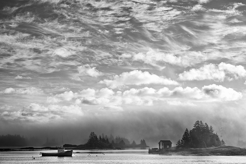 BW_BOAT_SKY_BLUE ROCKSFRI_LUNEN_10_20_23_1884 BW_copy copy