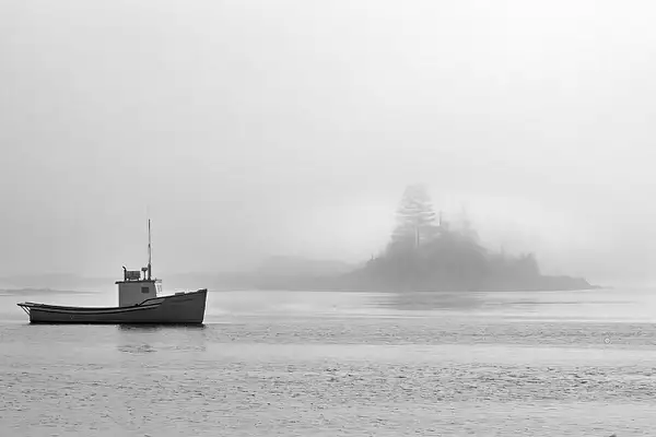BW_FOG_BOAT_BLUE ROCKS_FRI_LUNEN_10_20_23_1836 copy by...
