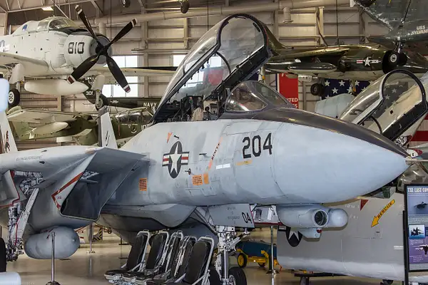 Музей в Пенсаколе и Pima air museum:F-14...