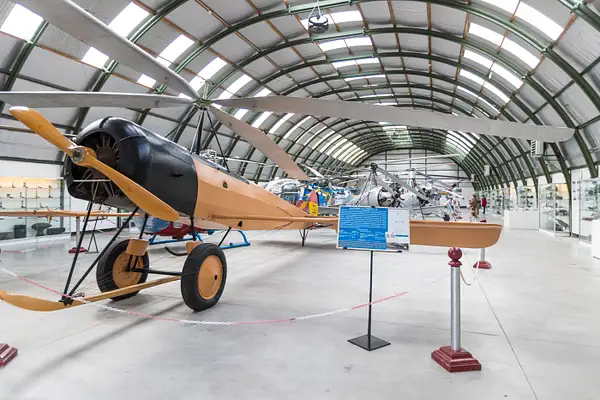 Museo del Aire: ангар 4 by Igor Kolokolov
