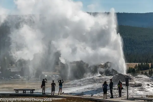 Lion Geyser erupted for quite a long time by Willis Chung