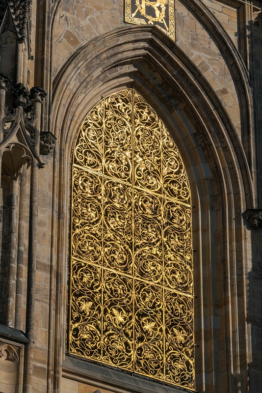 Details of the big window to the west at the south end of the transept.