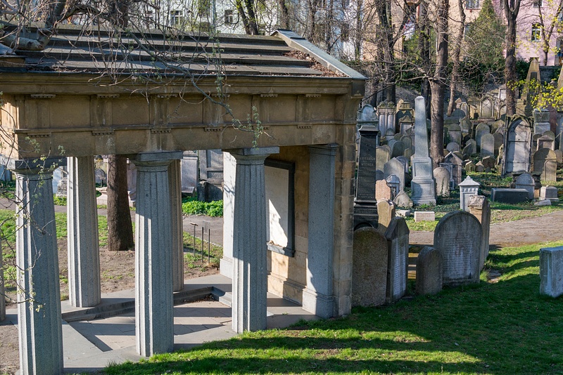 Quite a big crypt in the Old Jewish Cemetery, Žižkov
