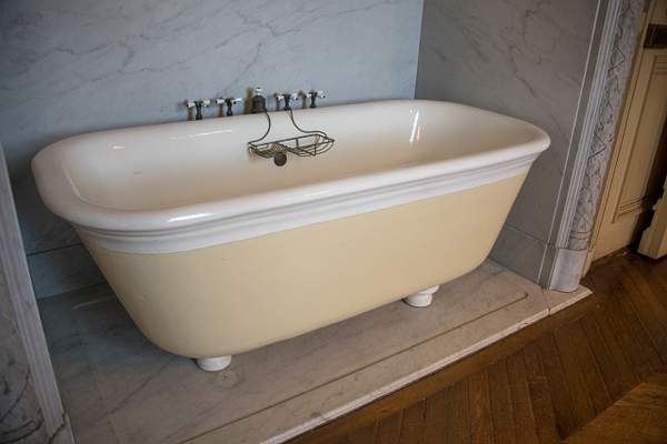 Nice sized tub! by Willis Chung