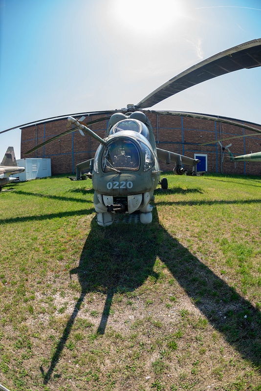Superwide nose on view of Mi-24D Hind-D
