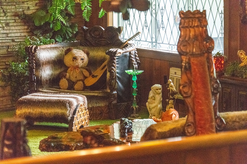 Some of the knickknacks in the Jungle Room.  I like the bear and the gu