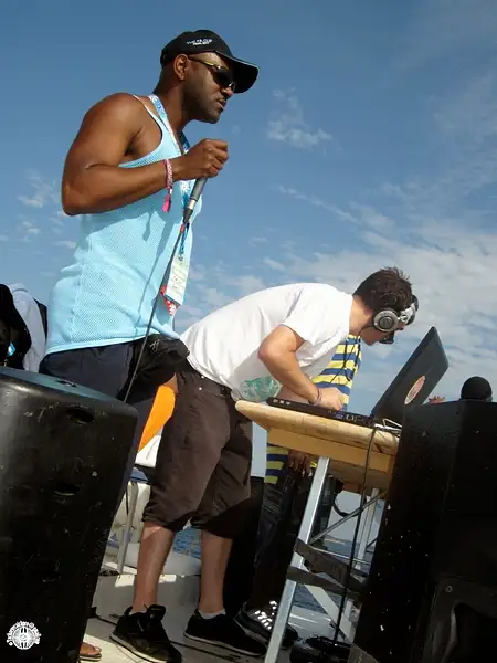 2011OutlookHWboatParty23 by Tachaeyecatch