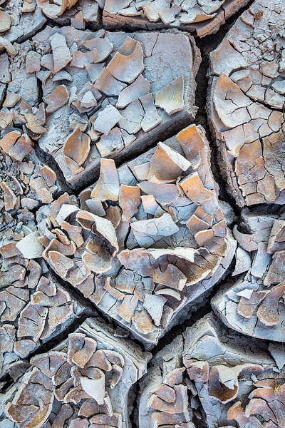 Cracked-mud-patterns-3,-Badlands-National-Park,-South-Dakota,-USA - IAN PLANT