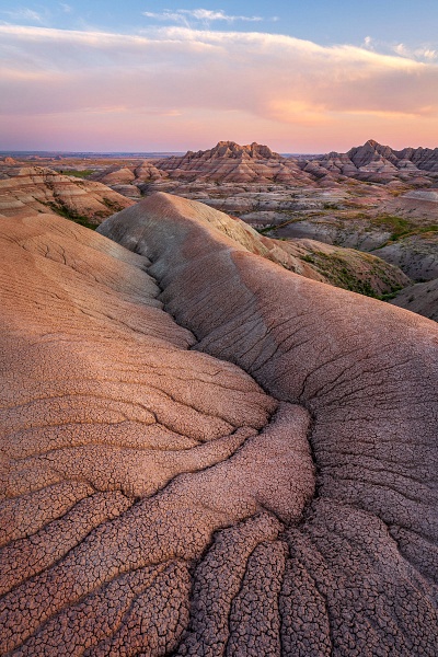 Erosion-patterns-4,-Big-Foot-Pass,-Badlands-National-Park,-South-Dakota,-USA - IAN PLANT