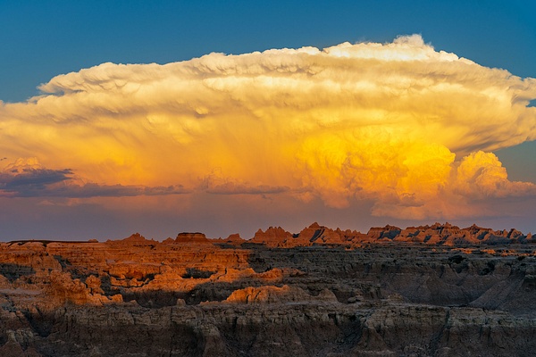 Storm-clouds-over-badlands-formations,-Badlands-National-Park,-South-Dakota,-USA - IAN PLANT