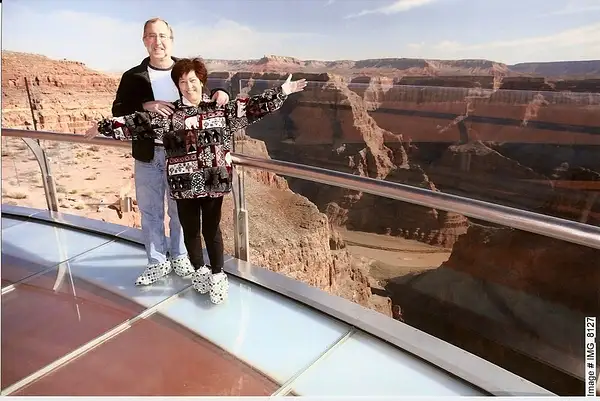 Grand Canyon tour - Skywalk at Eagle Ridge - View from...