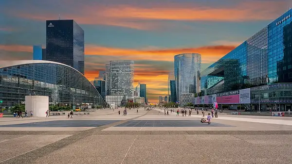 L'Esplanade De La Défense by DanGPhotos