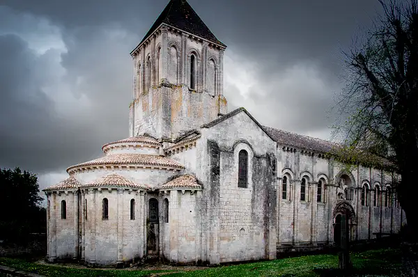 Eglise de st Léger De La Martinière by DanGPhotos