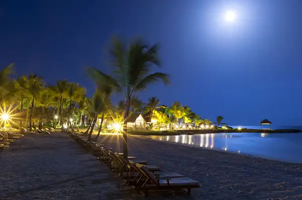 Caleton_Beach_-_La_Palapa_by_Eden_Roc_at_Night by...