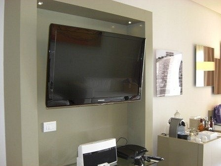 Family Concierge Room - TV & Games Station