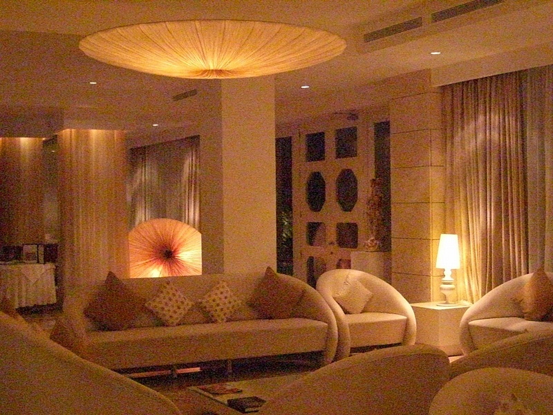 Main Reception & Lounge Area