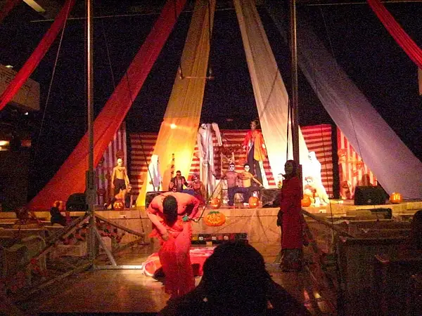 Circus Show by flipflopman