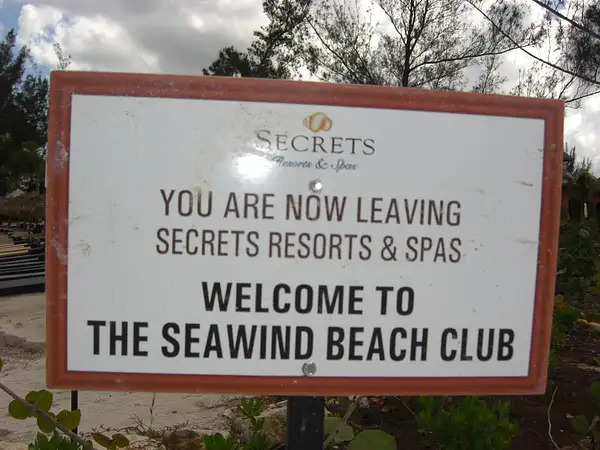 Seawinds Beach Club by flipflopman