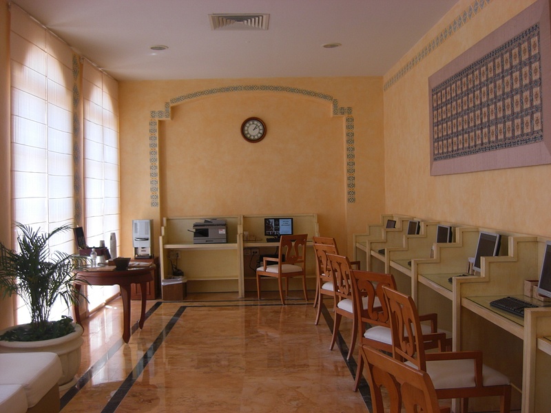 Business Centre (2)