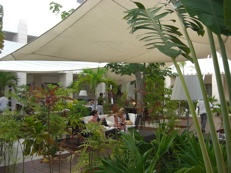 Lupita Lounge