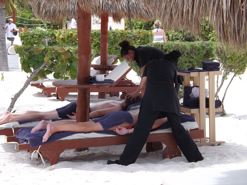 Free 15 mins Beach Massage
