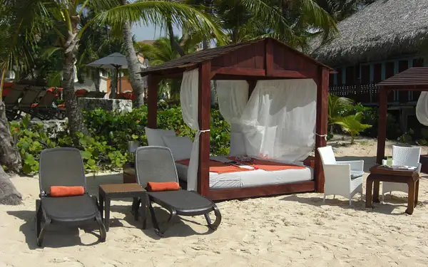 New (To Rent) Beach Bali Beds by flipflopman