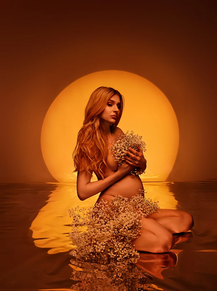 Ethereal Maternity Portrait with Golden Sunset Glow