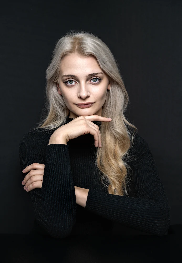 Striking Elegant Portrait of a Woman with Blonde Hair