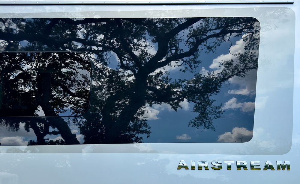 sky reflection in airstream