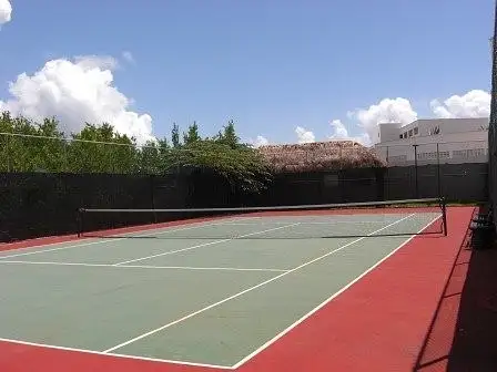 Tennis Courts by flipflopman