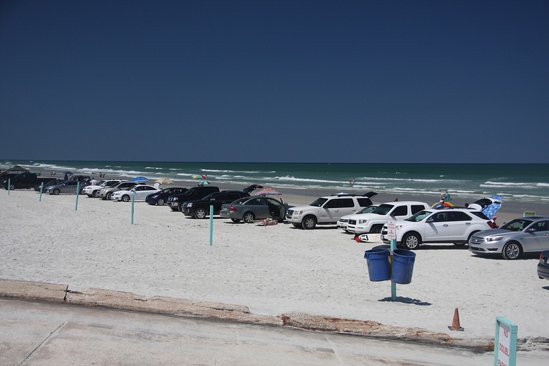 Like Daytona, New Smyrna allows cars on the beach